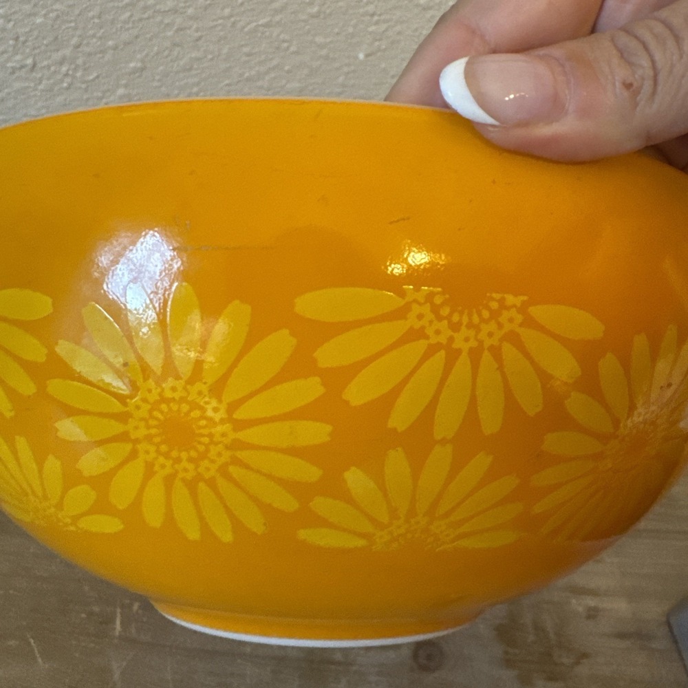 VINTAGE PYREX 444 "DAISY" NESTING CINDERELLA 4QT MIXING BOWL - Picture 5 of 7